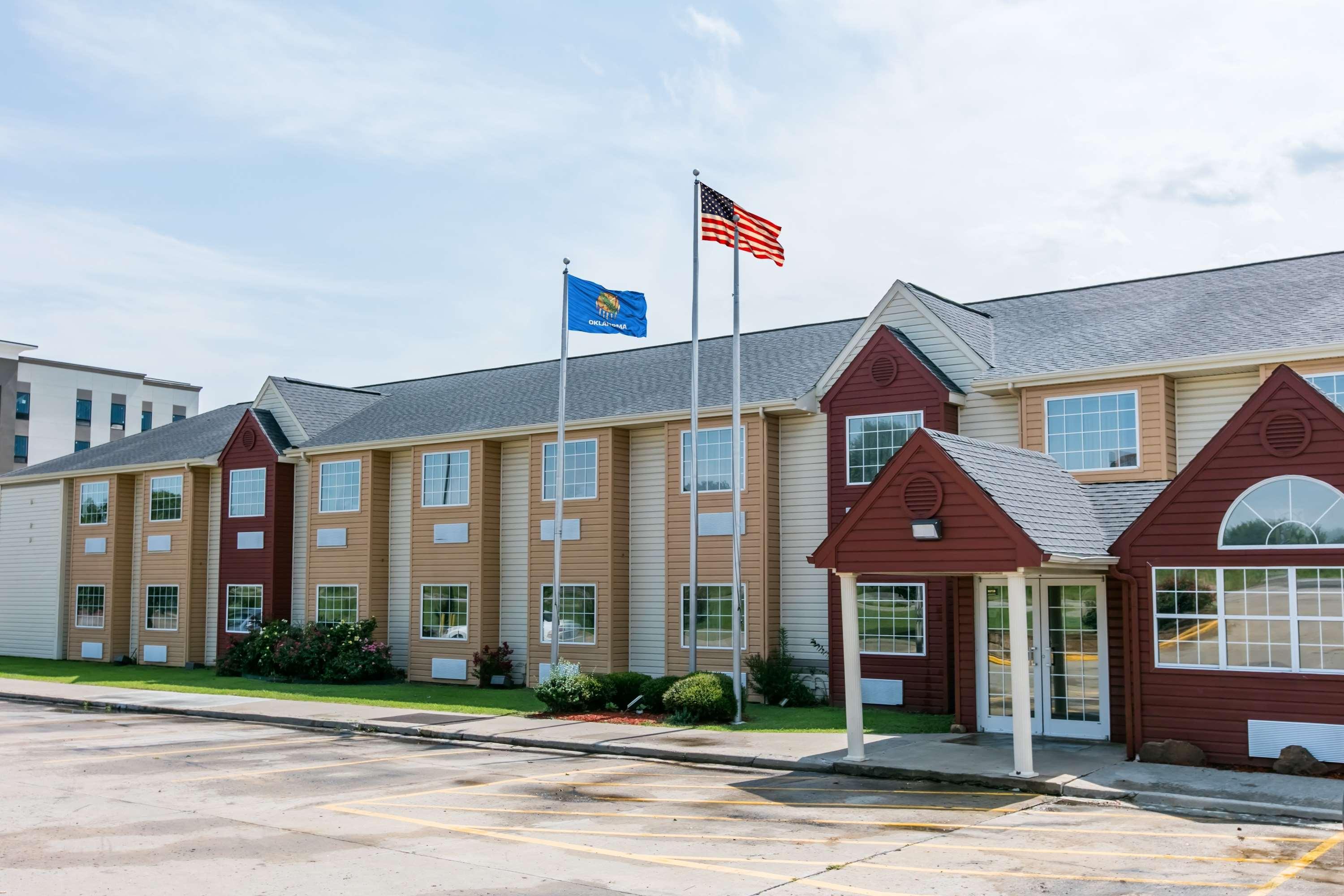 Days Inn Pryor Creek Exteriör bild